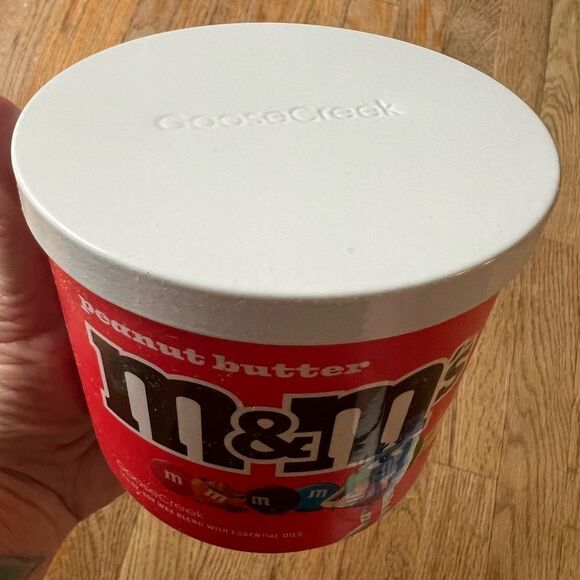 Goose Creek Peanut Butter M&M's 3 Wick Candle - Picture 2 of 6